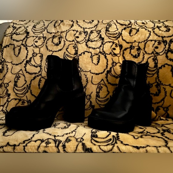 madden girl platform boots - Picture 5 of 6